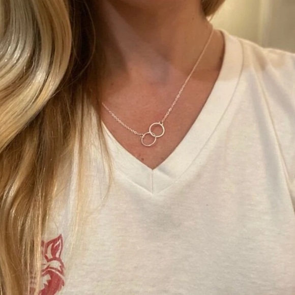 💥3/$28 New Minimalist Interlocked Infinity Circle Pendant Necklace Dainty - Picture 8 of 14